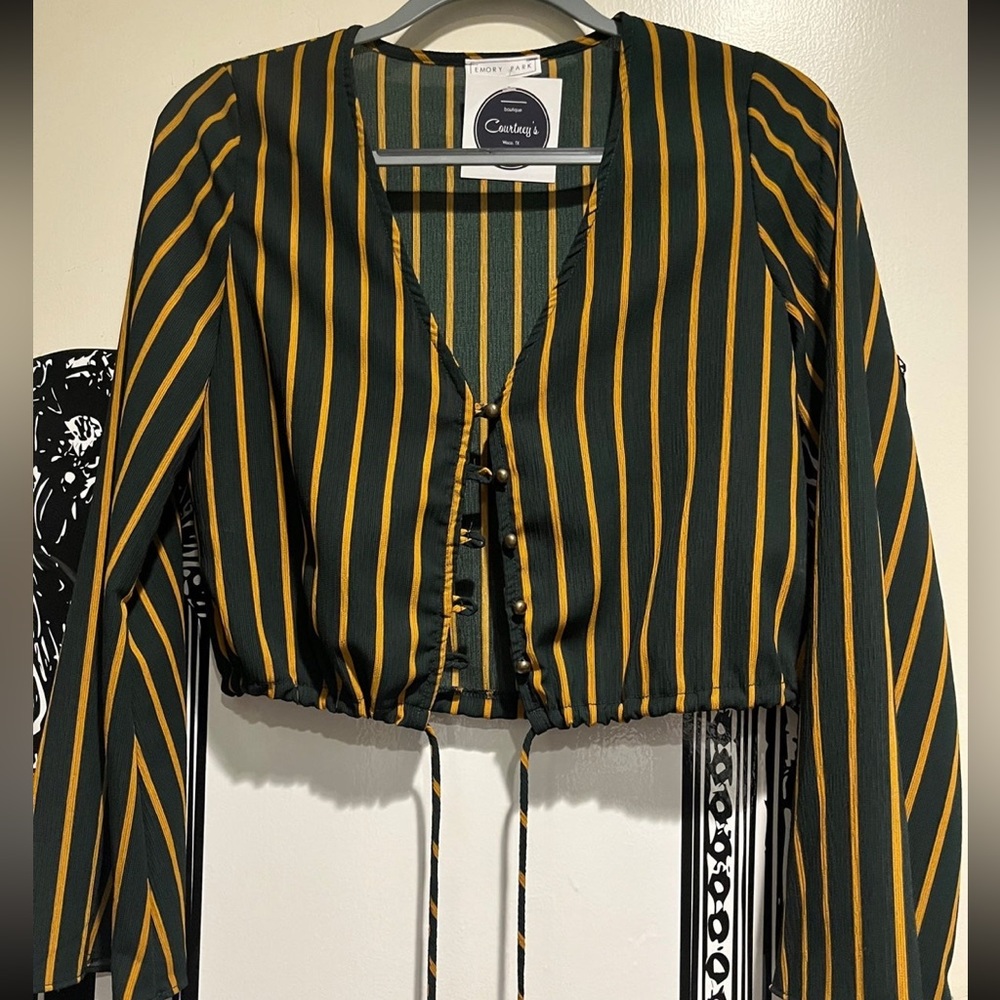 Green and yellow cropped blouse